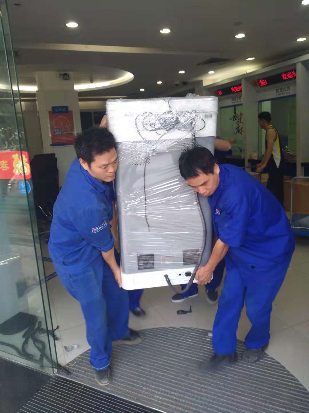 搬家公司專業(yè)搬家，為你省心，省力！